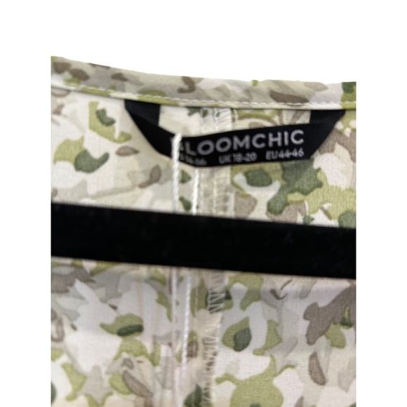 Bloomchic Plus Size Green Tan Tie Front Camo V-Neck Ruffle Sleeve Top Size 14 16 - Picture 4 of 4